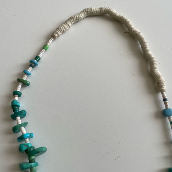 Vintage family heirloom. Mid-1960s. Lone Mountain Turquoise -28 inches long. - Picture 3 of 8